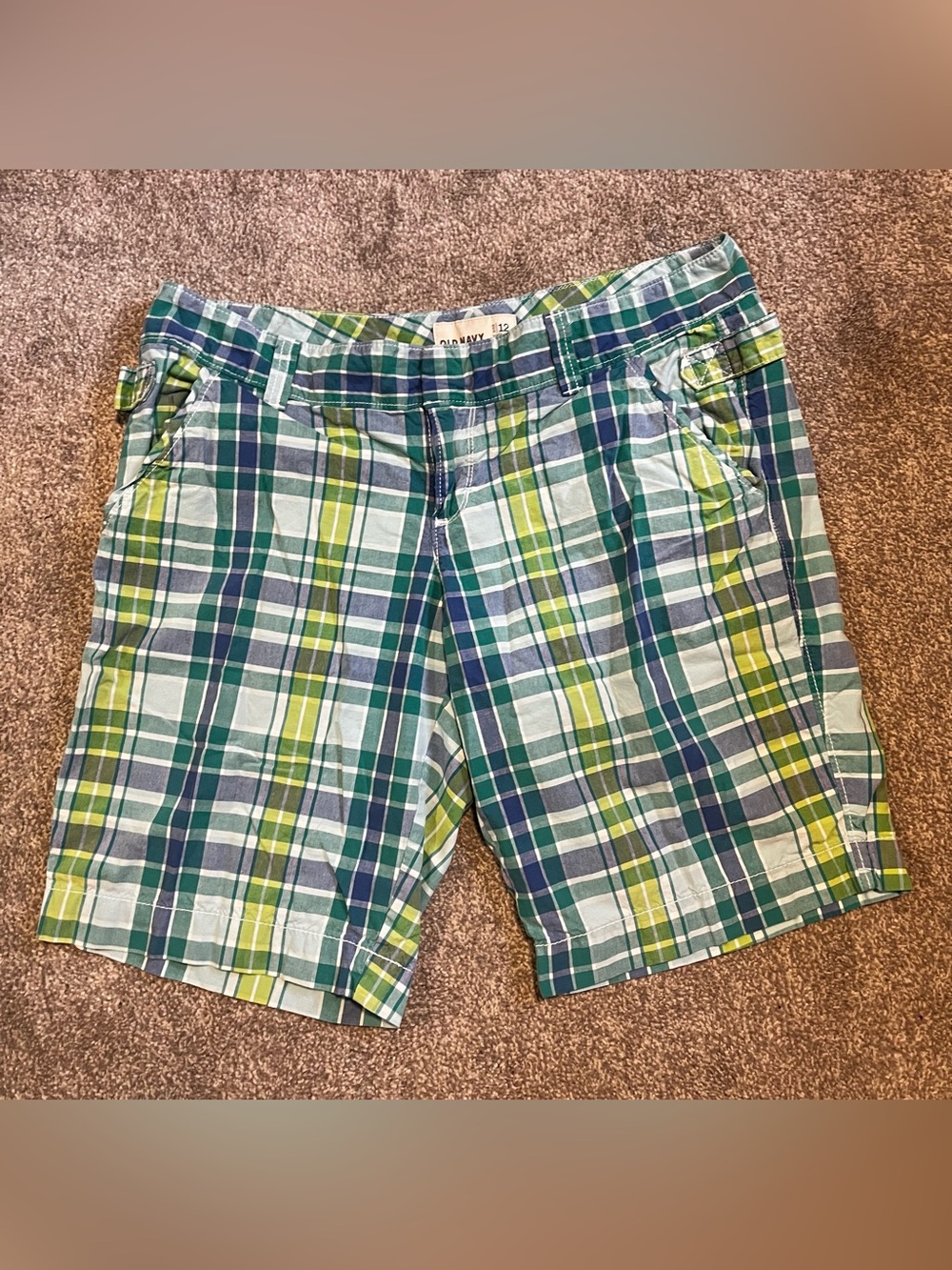 Vintage Y2K 2011 Old Navy Women’s size 12 Plaid Bermuda Shorts